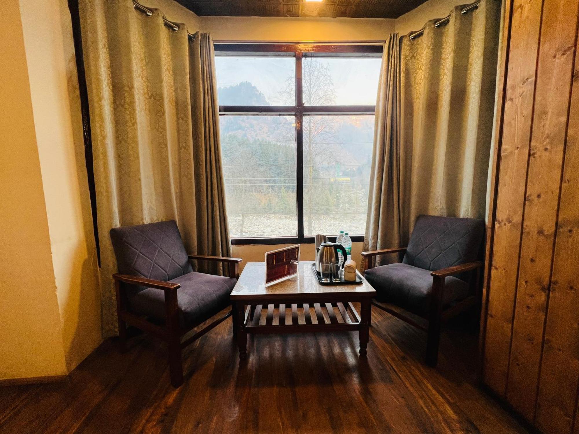 Hotel Green Link -#Near Volvo Bus Stand #Mountain View #River View #Open Terrace Manāli Eksteriør billede