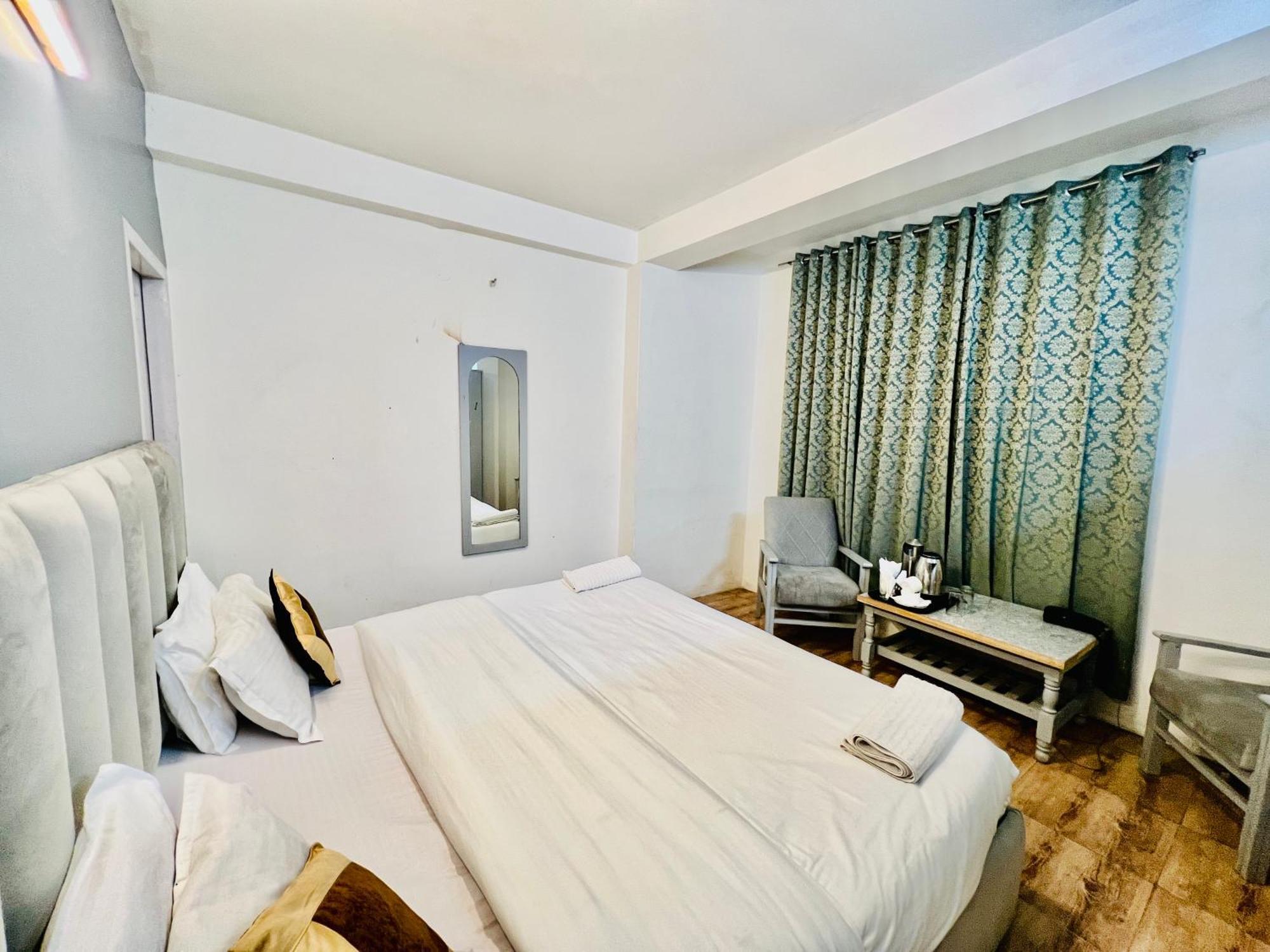 Hotel Green Link -#Near Volvo Bus Stand #Mountain View #River View #Open Terrace Manāli Eksteriør billede