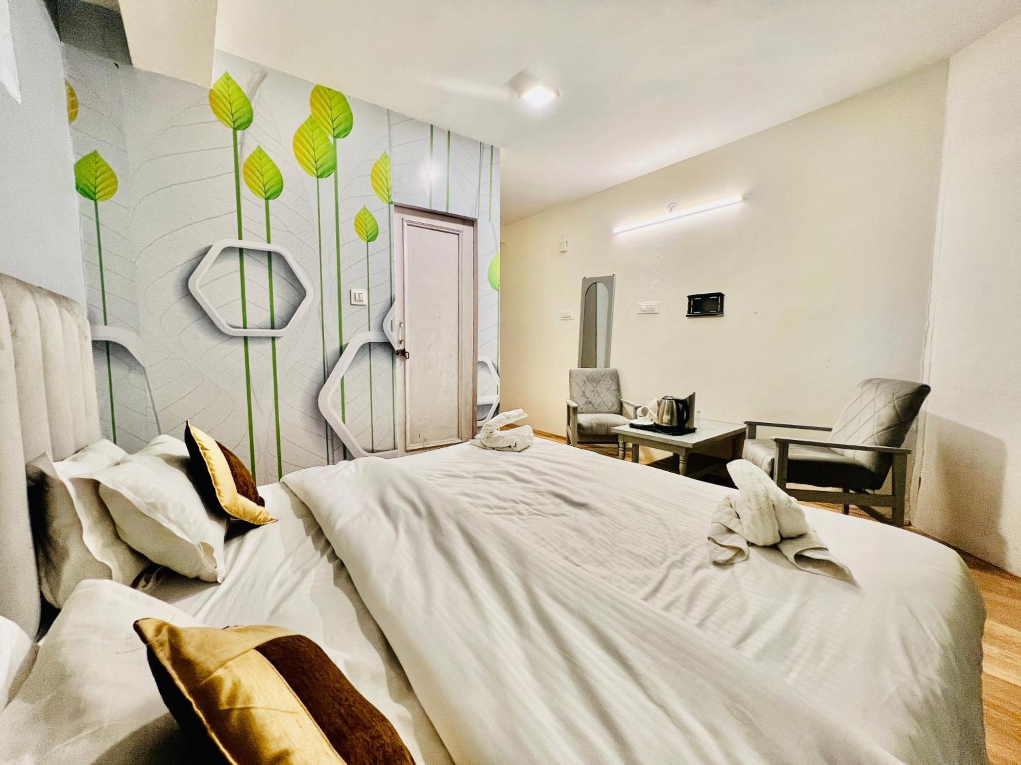 Hotel Green Link -#Near Volvo Bus Stand #Mountain View #River View #Open Terrace Manāli Eksteriør billede