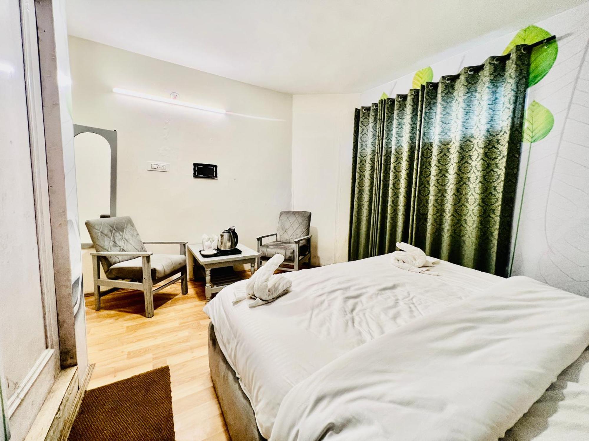 Hotel Green Link -#Near Volvo Bus Stand #Mountain View #River View #Open Terrace Manāli Eksteriør billede