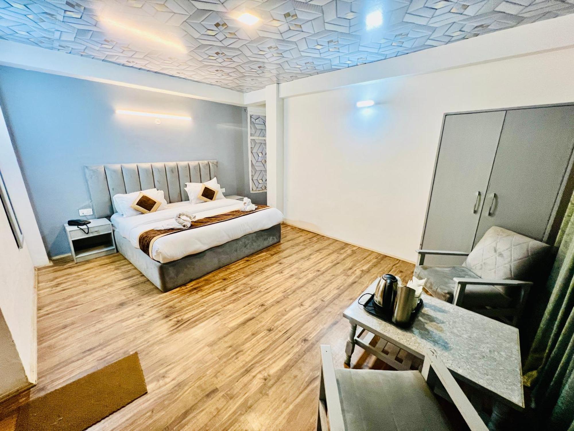Hotel Green Link -#Near Volvo Bus Stand #Mountain View #River View #Open Terrace Manāli Eksteriør billede